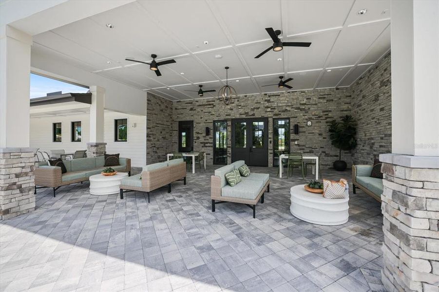 Exterior details and patio area of a home in , Palmetto (Image 30).