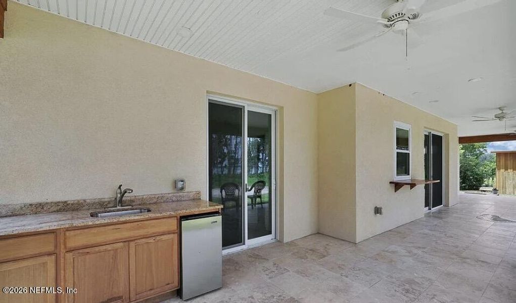 Exterior details and patio area of a home in , East Palatka (Image 4).