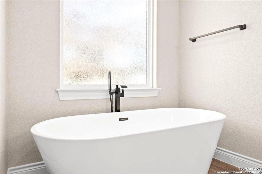 Close-up of interior finishes inside a home in , La Vernia (Image 19).