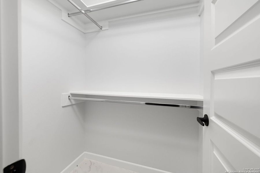 Spacious, unfurnished interior of a new home in , Weslaco (Image 22).