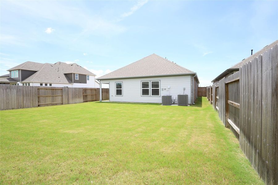 This home is a gem, receive many builder upgrades for all of your family enjoyment.