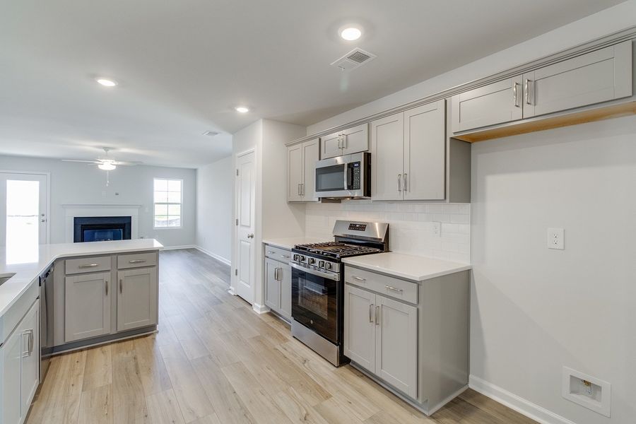 Furnished interior view inside a new home in Winston Point, Gilbert (Image 8).