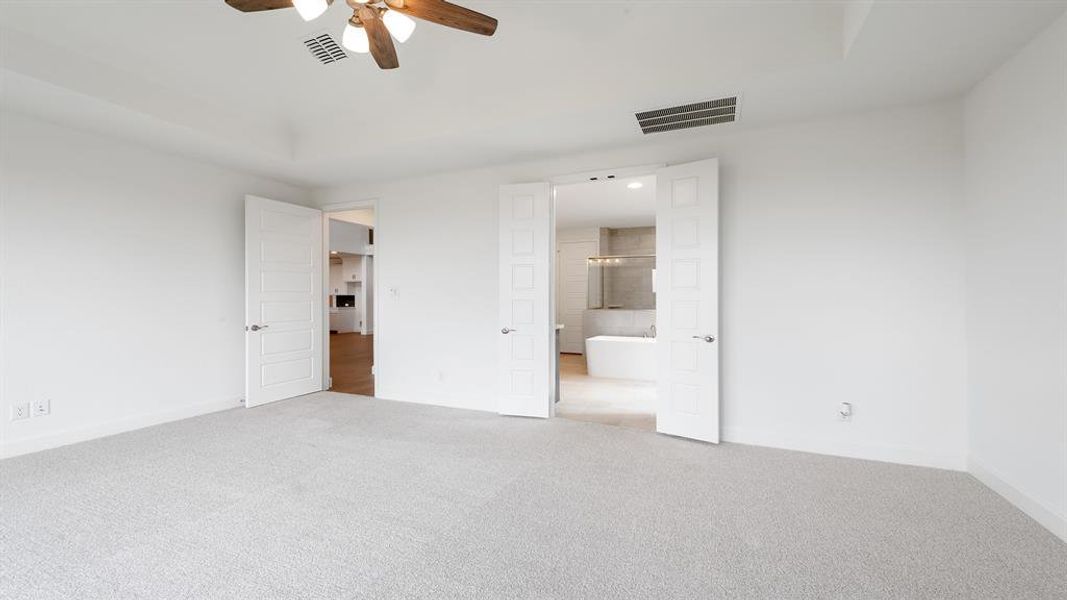 Spacious, unfurnished interior of a new home in Myrtle Creek 71', Waxahachie (Image 18).