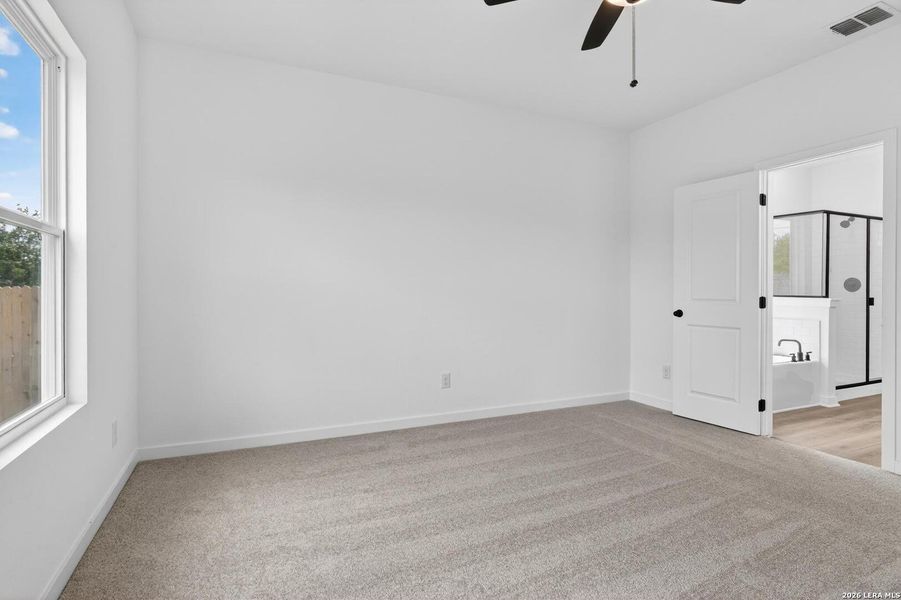 Spacious, unfurnished interior of a new home in Saddlebrook Ranch, Schertz (Image 20).