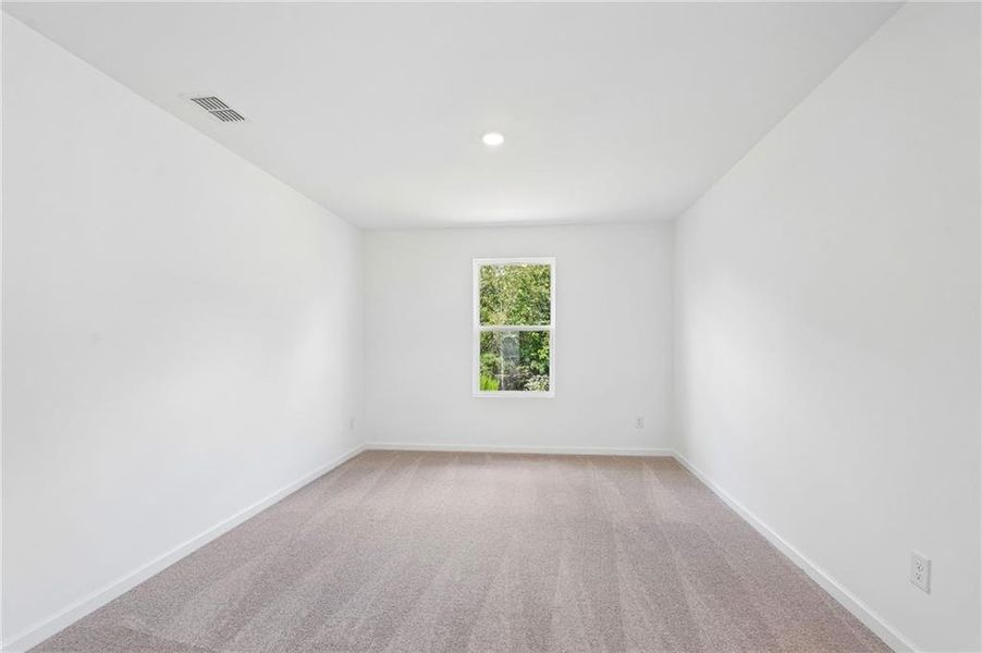 Spacious, unfurnished interior of a new home in Heritage River, Euharlee (Image 38). Spacious, unfurnished interior of a new home in Heritage River, Euharlee (Image 38).