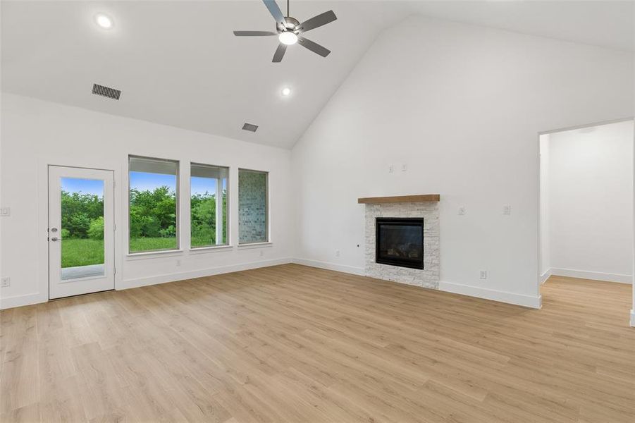 Spacious, unfurnished interior of a new home in Ellis Ranch Estates, Waxahachie (Image 27).