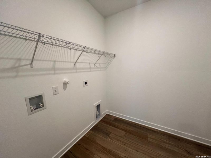 Spacious, unfurnished interior of a new home in Nopal Valley, San Antonio (Image 30).