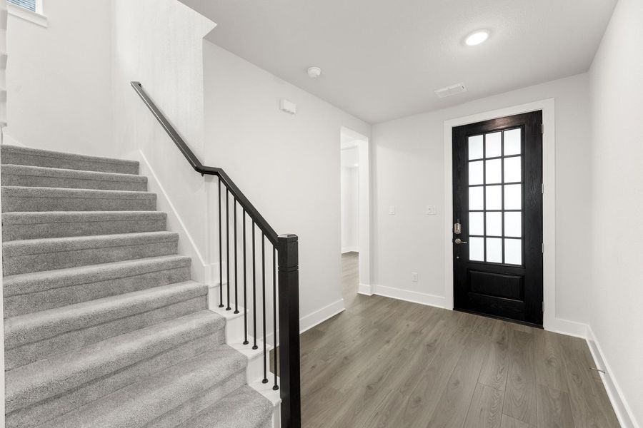 Spacious, unfurnished interior of a new home in Union Park, Little Elm (Image 18).