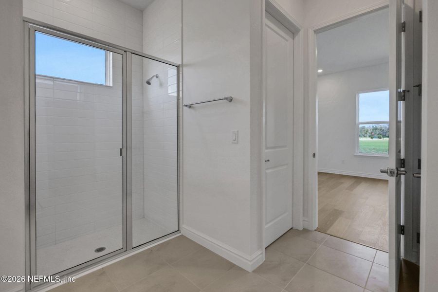 Spacious, unfurnished interior of a new home in Veranda Bay, Flagler Beach (Image 17).