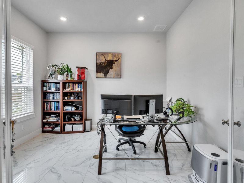 Furnished interior view inside a new home in , Conroe (Image 19). Furnished interior view inside a new home in , Conroe (Image 19).