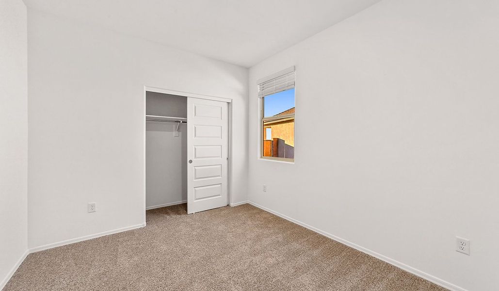 Spacious, unfurnished interior of a new home in Entrada Del Toro at Rancho Sahuarita, Sahuarita (Image 34).