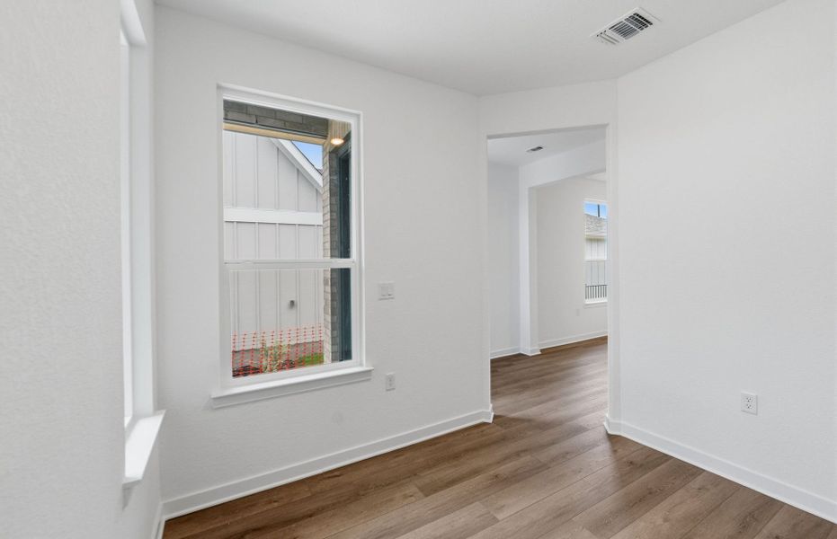 Spacious, unfurnished interior of a new home in Sun City Texas, Georgetown (Image 17).