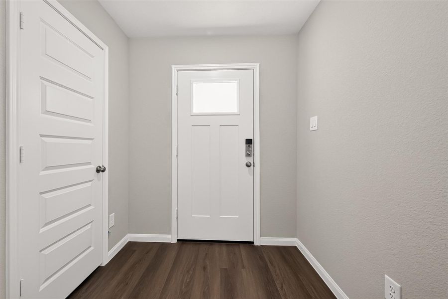 Spacious, unfurnished interior of a new home in Ridgeland Hills, Willis (Image 23).