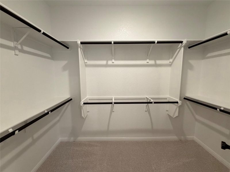 Spacious, unfurnished interior of a new home in Willow Springs, Buda (Image 30).