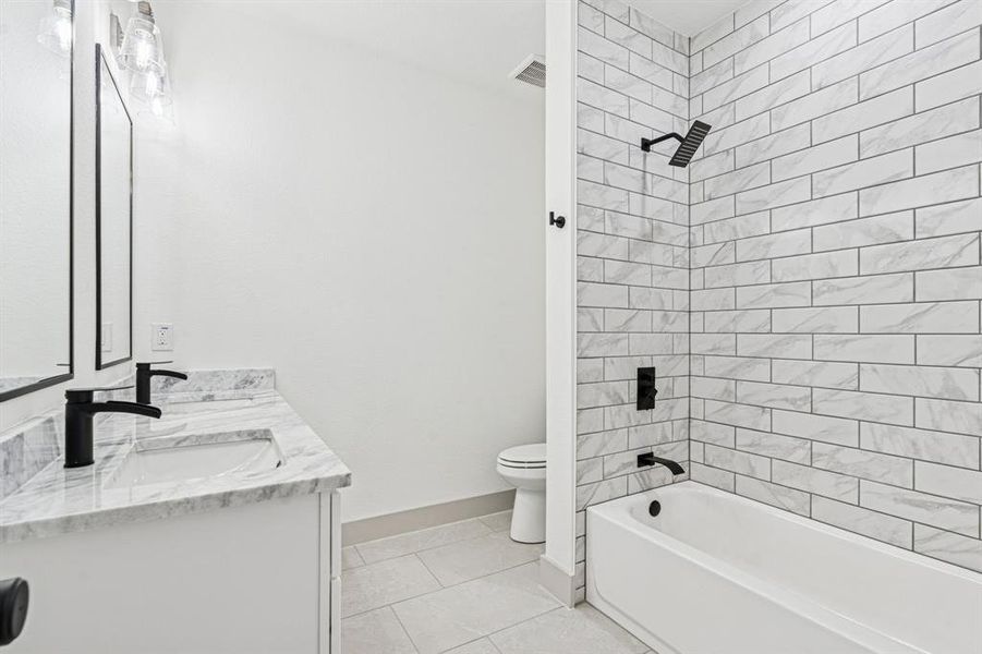 Furnished interior view inside a new home in , Granbury (Image 5). Furnished interior view inside a new home in , Granbury (Image 5).