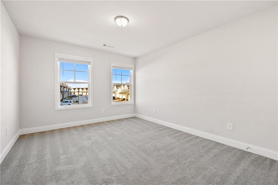 Spacious, unfurnished interior of a new home in , Gainesville (Image 25).