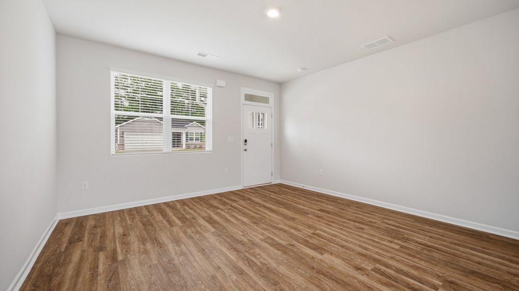 Spacious, unfurnished interior of a new home in Willowbrook, Winder (Image 14).