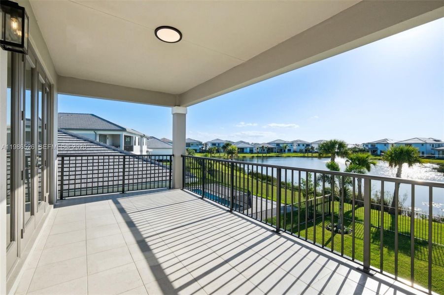 Exterior details and patio area of a home in , Palm Beach Gardens (Image 4).