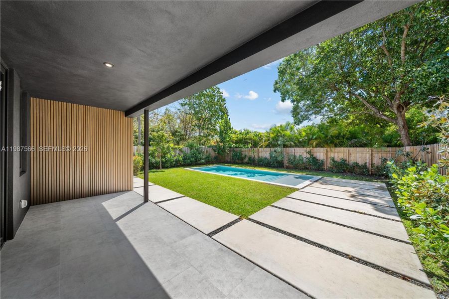 Exterior details and patio area of a home in , Miami (Image 31).