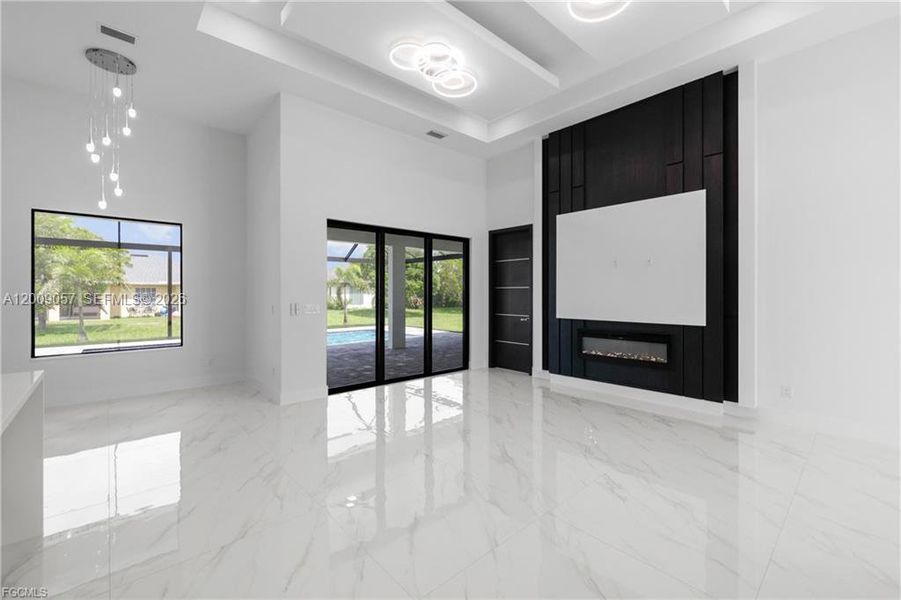 Spacious, unfurnished interior of a new home in , Cape Coral (Image 38).