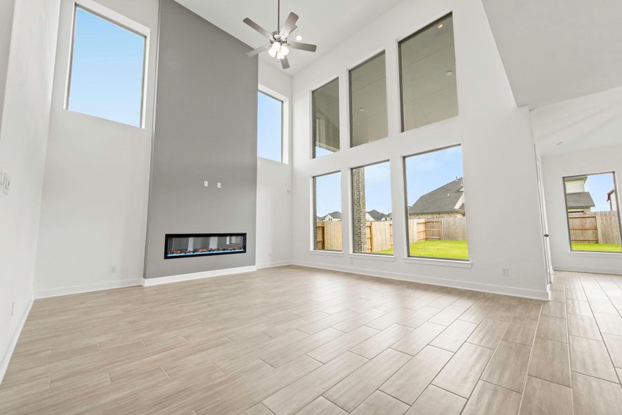 Representative image. Features, selections and colors may vary.