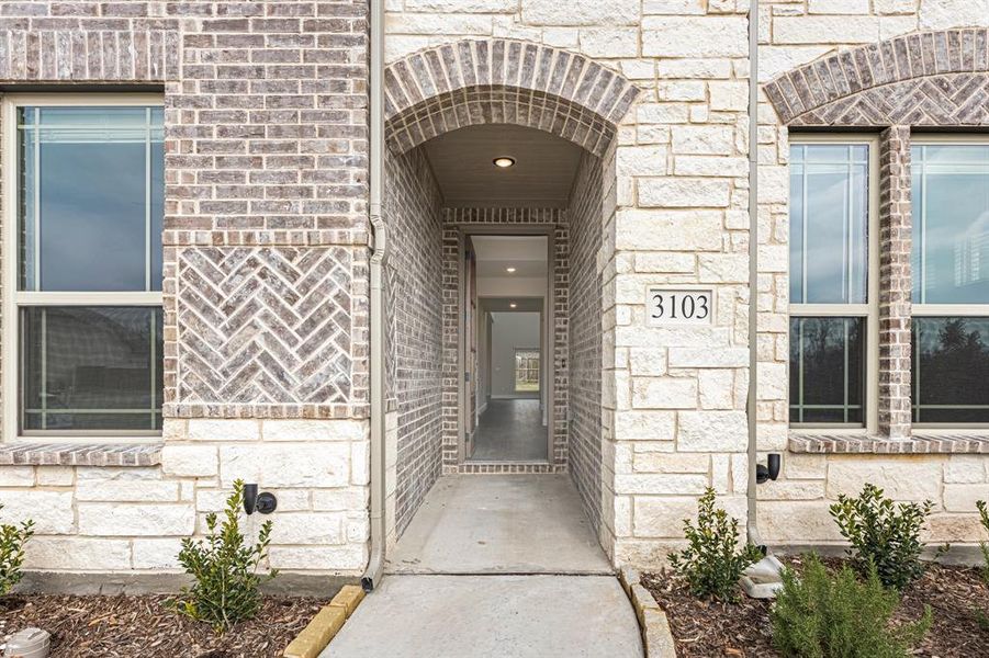 Exterior details and patio area of a home in Liberty, Melissa (Image 27).