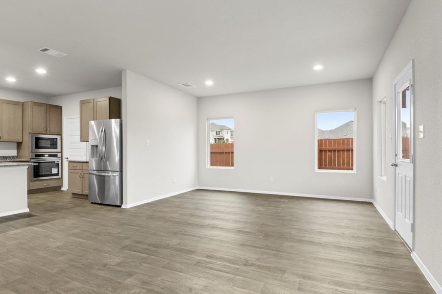 Spacious, unfurnished interior of a new home in Oaks at San Gabriel, Georgetown (Image 16).