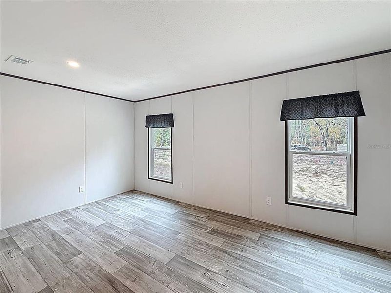 Spacious, unfurnished interior of a new home in , Hawthorne (Image 41).
