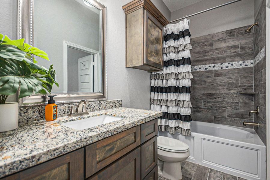 Furnished interior view inside a new home in , Anahuac (Image 4).