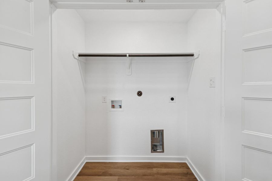 Spacious, unfurnished interior of a new home in Indian Springs, Crosby (Image 27).