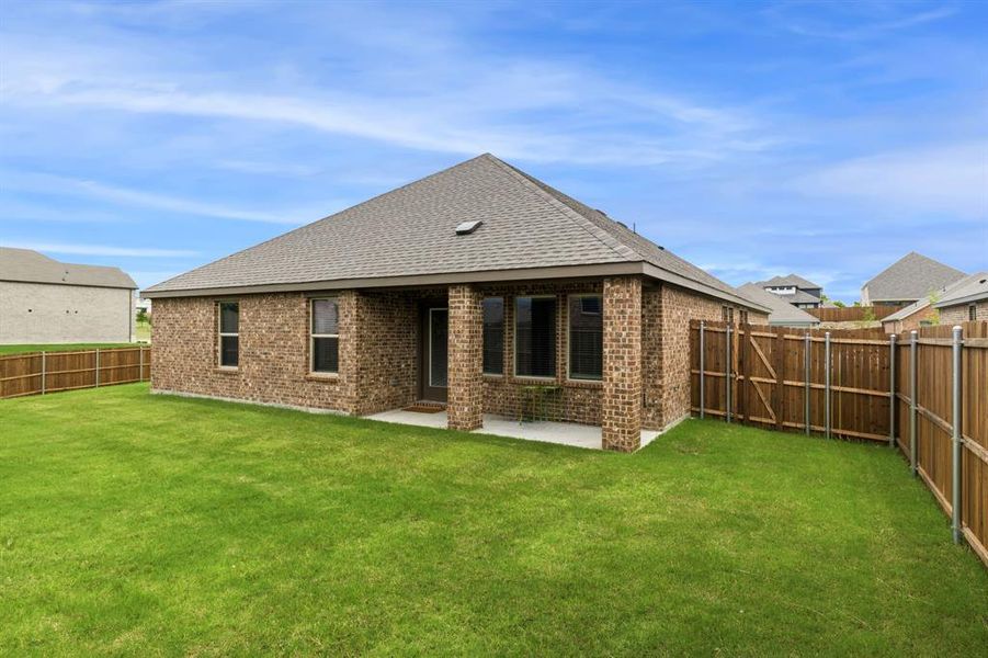Exterior details and patio area of a home in , Fate (Image 20).