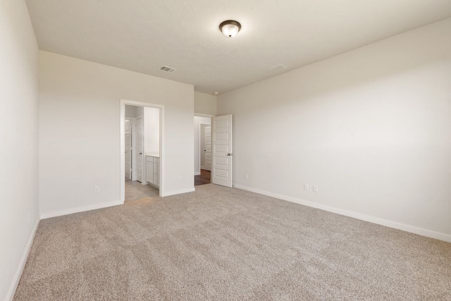 Spacious, unfurnished interior of a new home in Arrowhead Farms, Caldwell (Image 8).