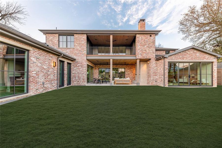 Exterior details and patio area of a home in , Dallas (Image 25).
