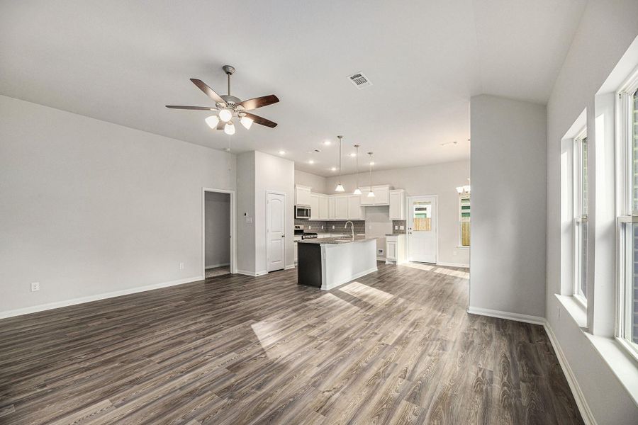 Spacious, unfurnished interior of a new home in , West Columbia (Image 27).