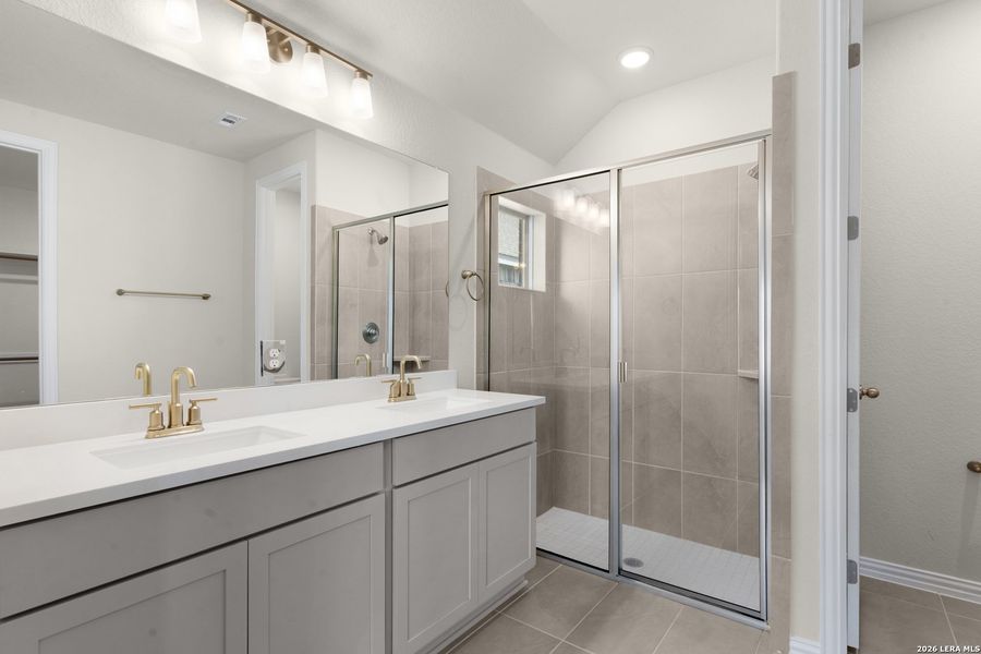 Furnished interior view inside a new home in Clear Creek, New Braunfels (Image 8).