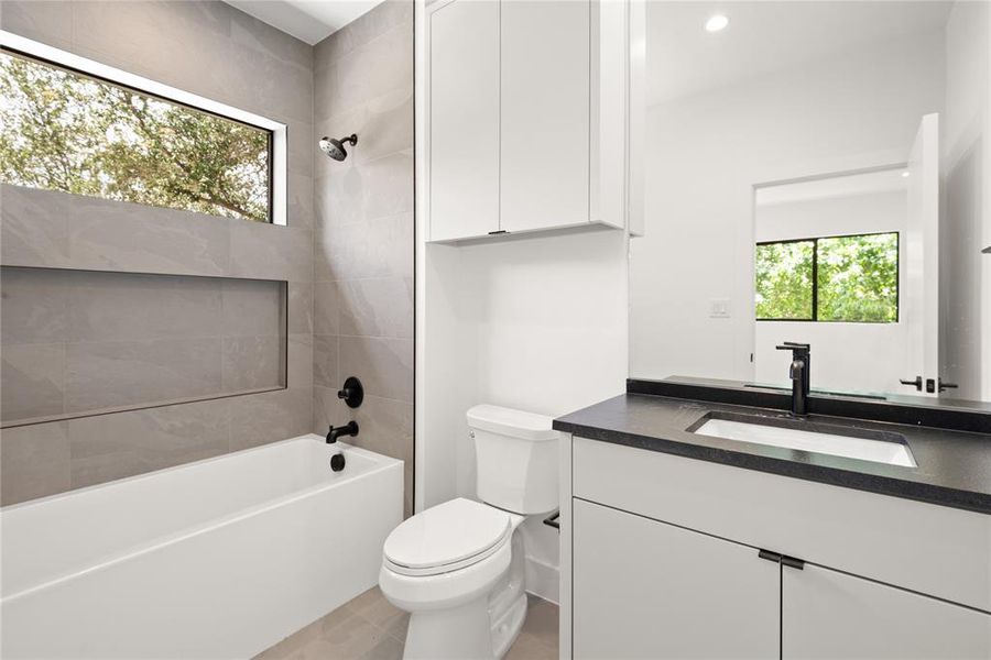 Furnished interior view inside a new home in , Dallas (Image 10). Furnished interior view inside a new home in , Dallas (Image 10).