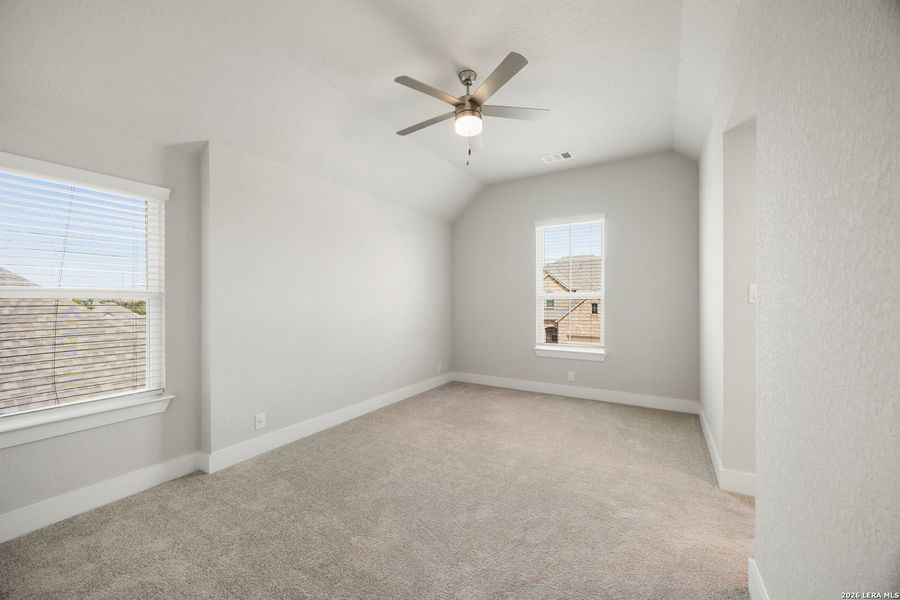 Spacious, unfurnished interior of a new home in Ventana, Bulverde (Image 57).