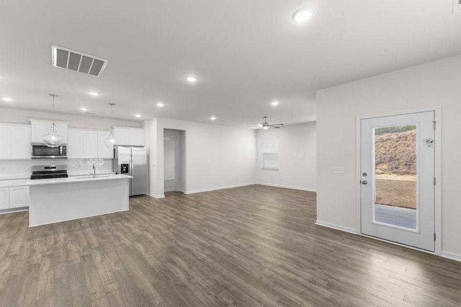 Spacious, unfurnished interior of a new home in Hitchcock Preserve 55', Aiken (Image 20).