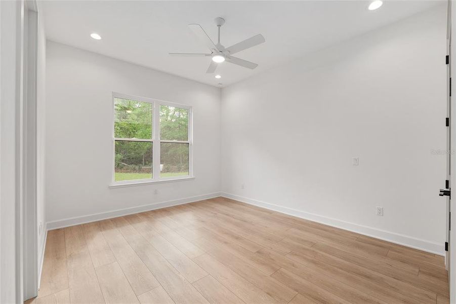 Spacious, unfurnished interior of a new home in , Gainesville (Image 25).