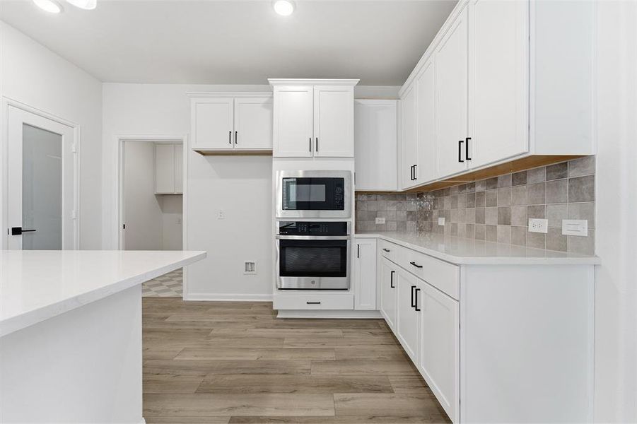 Furnished interior view inside a new home in La Terra, Celina (Image 10).