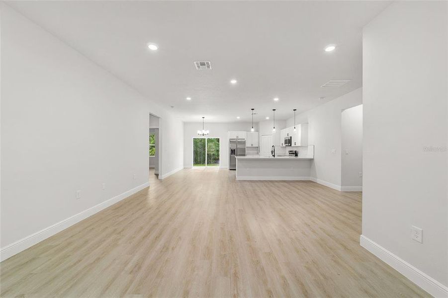 Spacious, unfurnished interior of a new home in , Citrus Springs (Image 21).