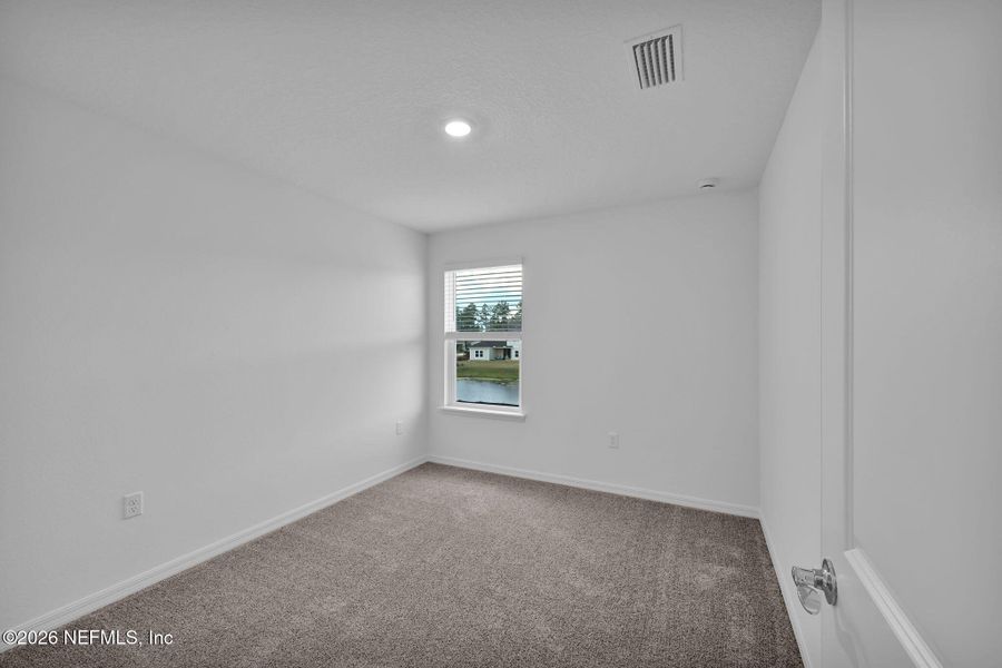 Spacious, unfurnished interior of a new home in Hyland Trail, Green Cove Springs (Image 33).