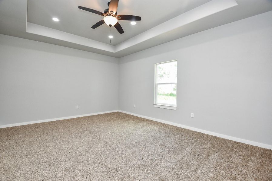 Spacious, unfurnished interior of a new home in , West Columbia (Image 6).