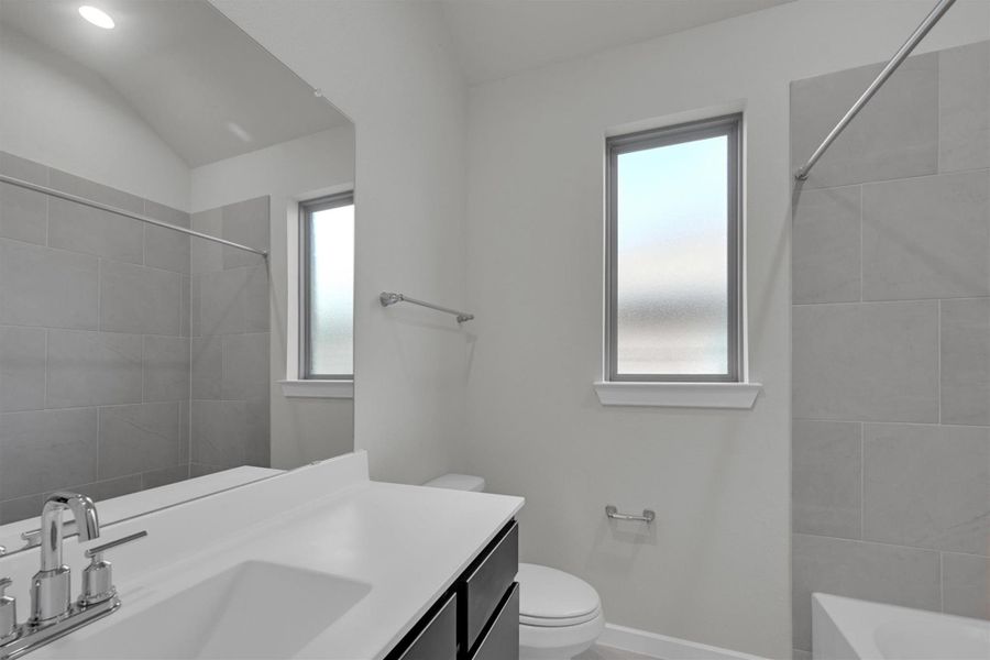 Image 19 of a home in Lago Mar 50' & 55'. Image 19 of a home in Lago Mar 50' & 55'.