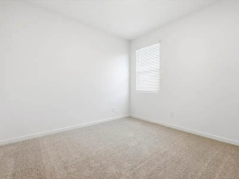 Spacious, unfurnished interior of a new home in Paloma Creek - Estate Series, Surprise (Image 19).