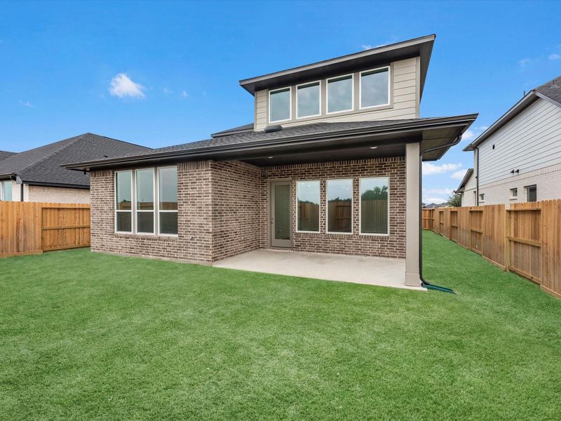 Exterior details and patio area of a home in Pecan Ridge, Fulshear (Image 3).