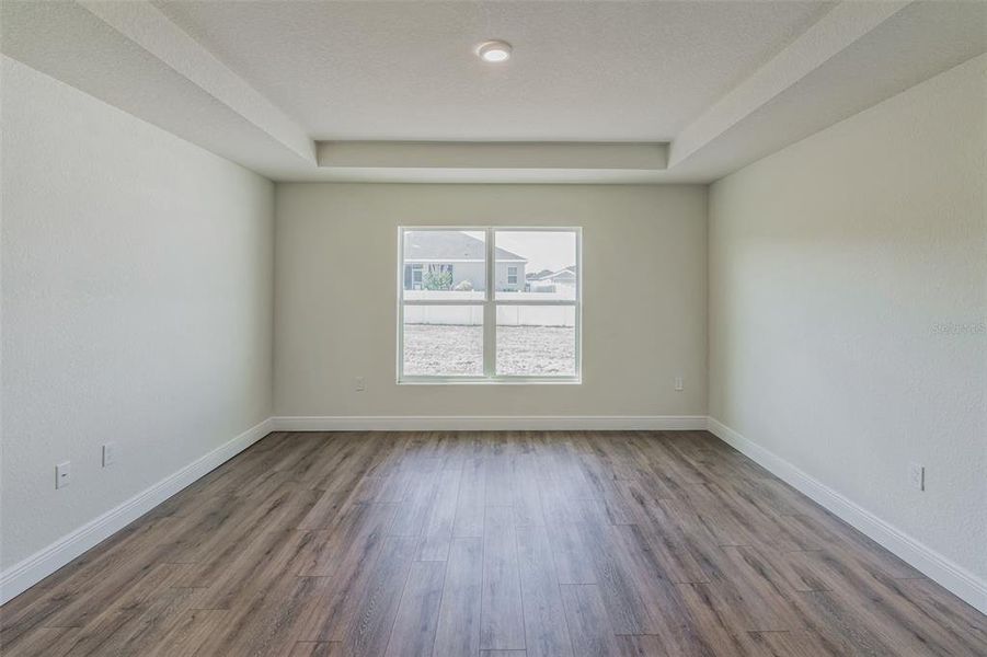 Spacious, unfurnished interior of a new home in , Ocala (Image 7).
