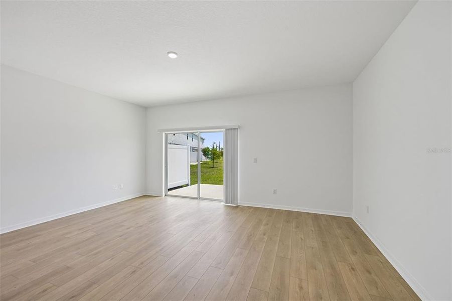 Spacious, unfurnished interior of a new home in Skye Ranch Community Group Page, Sarasota (Image 14).