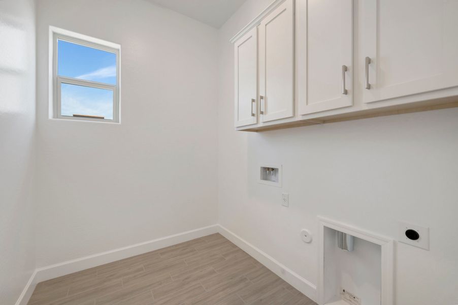 Spacious, unfurnished interior of a new home in Artesa at Soleo, San Tan Valley (Image 13). Spacious, unfurnished interior of a new home in Artesa at Soleo, San Tan Valley (Image 13).