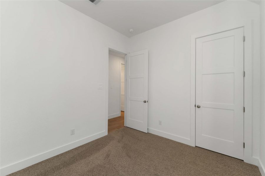 Spacious, unfurnished interior of a new home in Arabella on the Prairie, Richmond (Image 17).